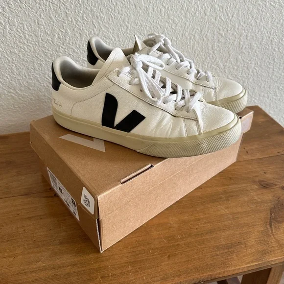 Veja Campo Size 10 - Picture 1 of 11